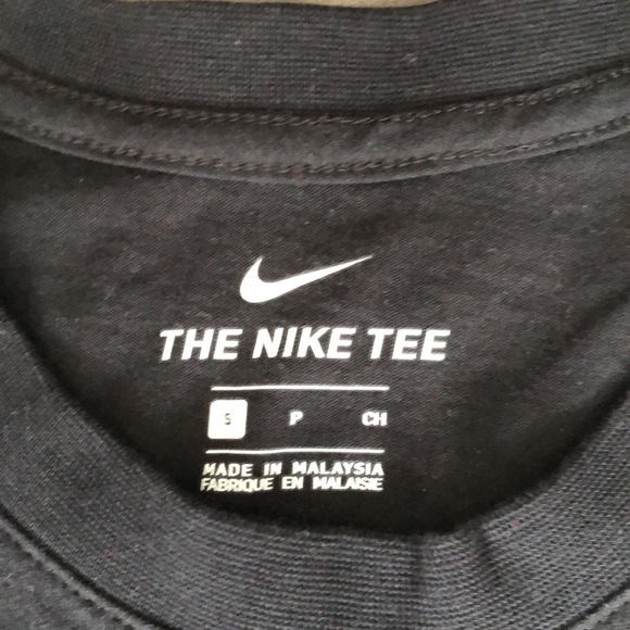 Nike Tee. Black shirt size small. - Picture 3 of 6